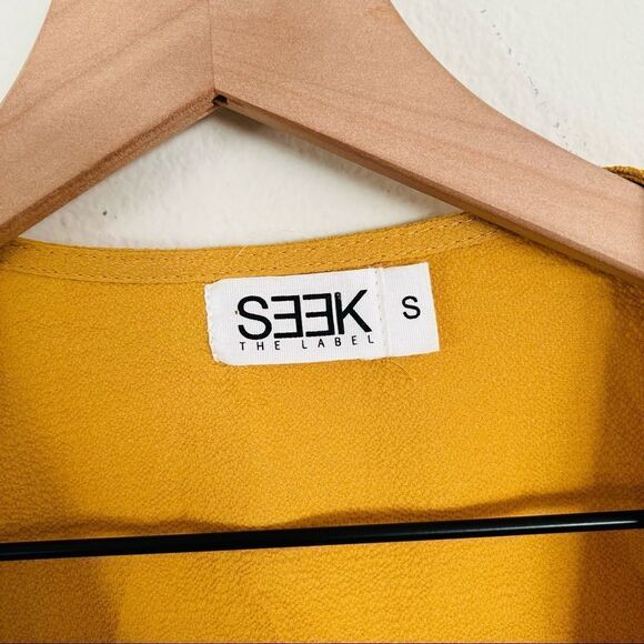 Seek mustard Yellow Flared Sleeve Tie Top Blouse Size Small - Picture 6 of 7
